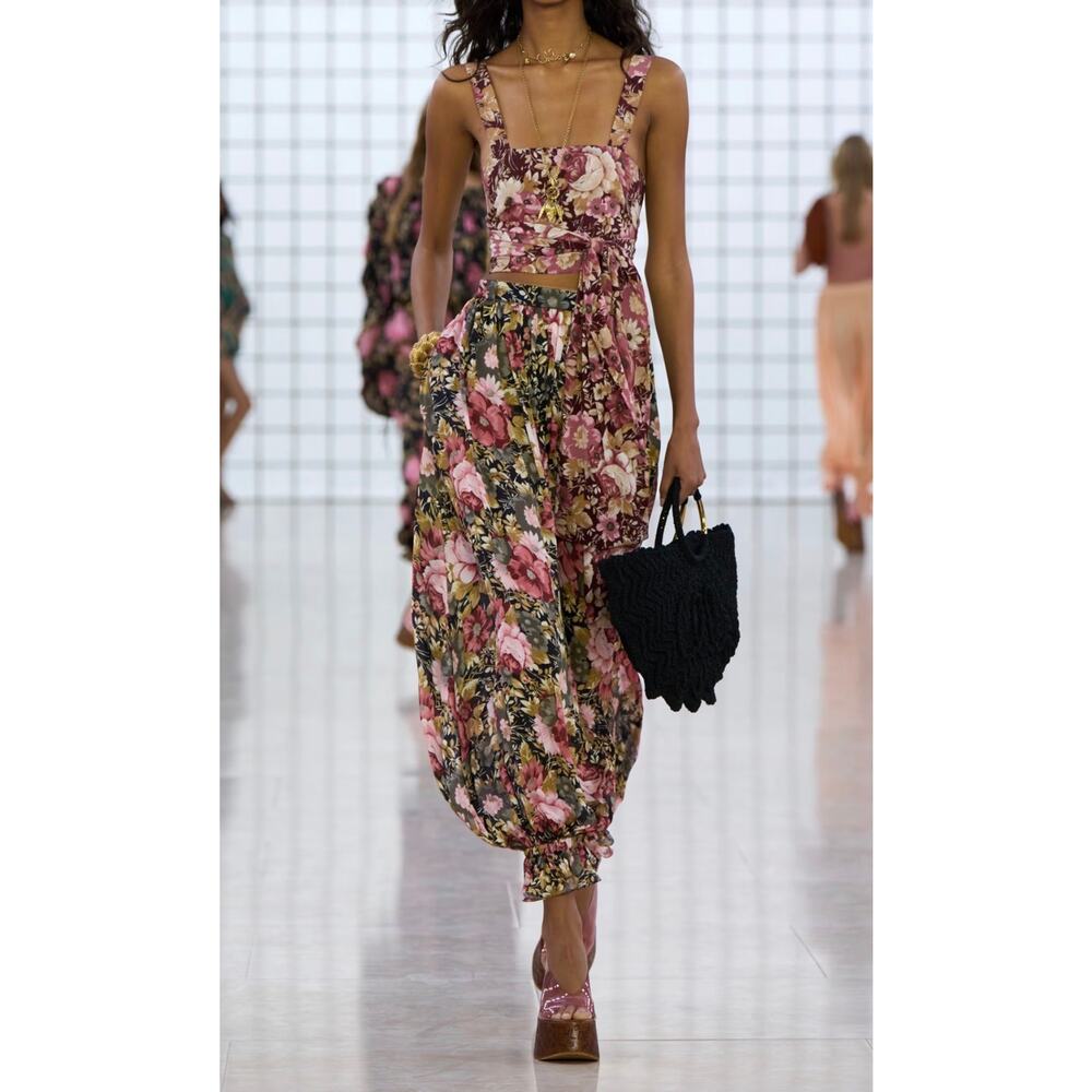 Chloe Pleated Cropped Silk Charmeuse Runway Pants in Pink Black Floral 40 US 8